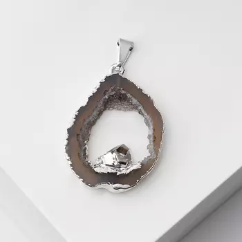 Кулон агат серый (биж. сплав) срез с кристаллом горного хрусталя 4-6 см