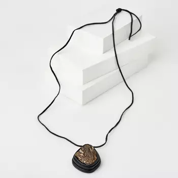 Кулон астрофиллит (кожа натуральная)