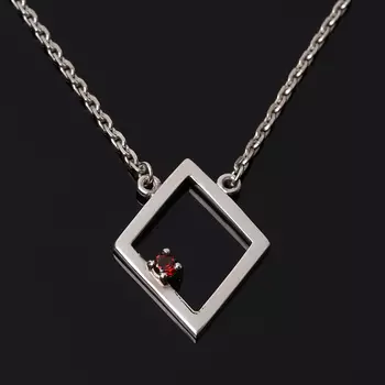 Кулон гранат альмандин (серебро 925 пр. родир. бел.) ромб огранка