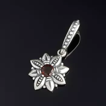 Кулон гранат альмандин (серебро 925 пр. оксидир.) цветок огранка