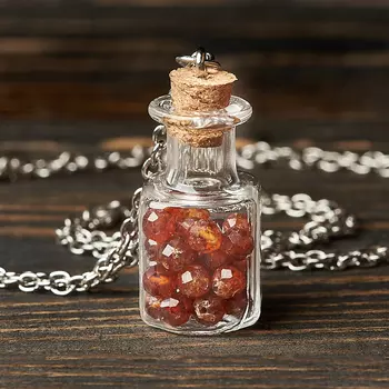 Кулон гранат спессартин (биж. сплав, сталь хир.) бутылочка огранка 3,5 см