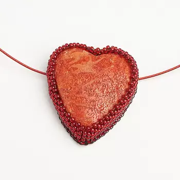 Кулон коралл красный (биж. сплав, кожа натуральная) сердечко 4 см