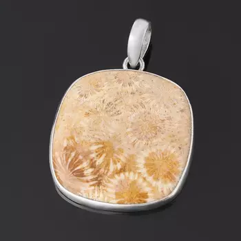 Кулон коралл (серебро 925 пр.) квадрат