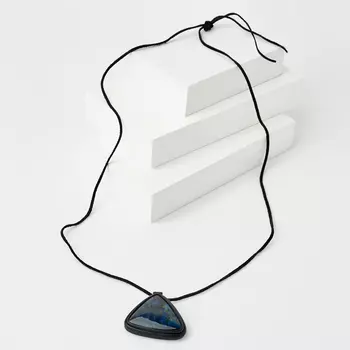 Кулон лабрадор (кожа натуральная) треугольник