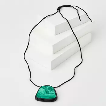 Кулон малахит (кожа натуральная)