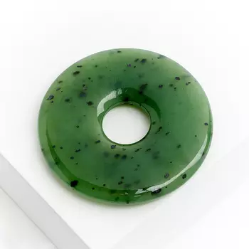 Кулон нефрит зеленый круг 4,5 см