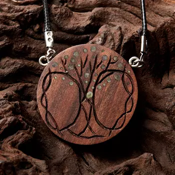 Кулон нефрит зеленый круг (дерево)