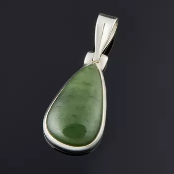 Кулон нефрит зеленый (серебро 925 пр.) капля
