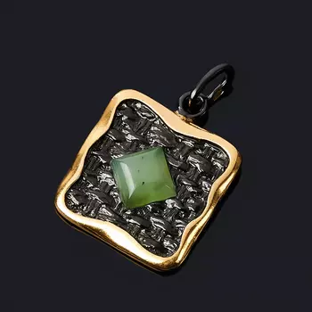 Кулон нефрит зеленый (серебро 925 пр. позолота, родир. черн.) квадрат огранка