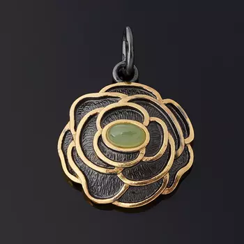 Кулон нефрит зеленый (серебро 925 пр. позолота, родир. черн.) цветок