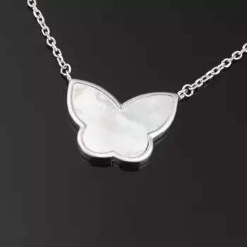 Кулон перламутр белый бабочка (серебро 925 пр. родир. бел.)