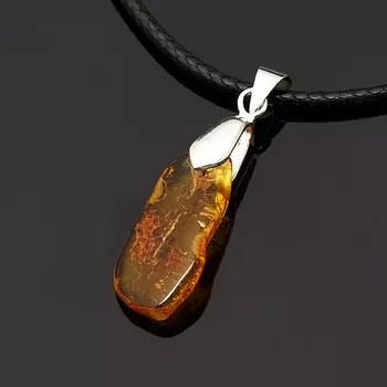 Кулон янтарь (биж. сплав) галтовка 3,5 см