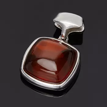 Кулон янтарь квадрат (серебро 925 пр.)