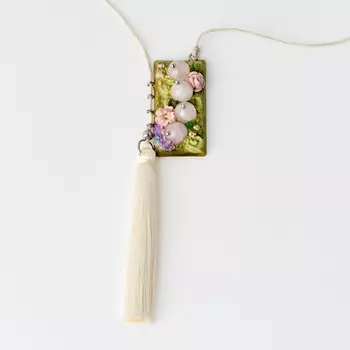 Кулон розовый кварц (биж. сплав, глина полимерная, текстиль)