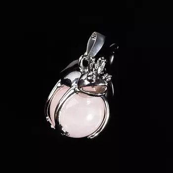 Кулон розовый кварц лягушка (биж. сплав) 3 см