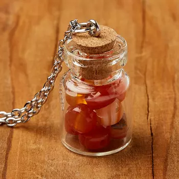 Кулон сердолик (биж. сплав, сталь хир., стекло) бутылочка огранка 2,5 см