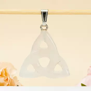 Кулон трикветр агат 4,5 см