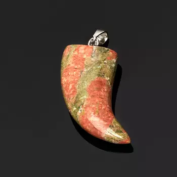 Кулон унакит клык (биж. сплав) 3,5 см
