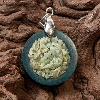 Кулон жадеит круг (дерево)