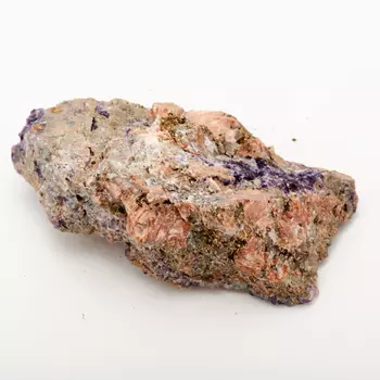 Образец флюорит фиолетовый (в породе) M (7-12 см)