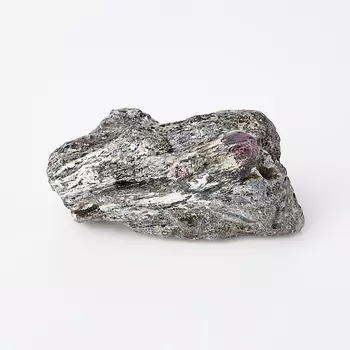 Образец гранат альмандин (в породе) S (4-7 см)