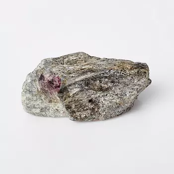 Образец гранат альмандин (в породе) S (4-7 см)