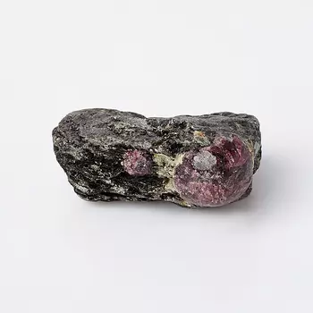 Образец гранат альмандин (в породе) XS (3-4 см)