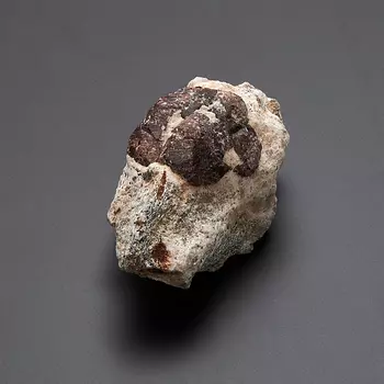 Образец гранат альмандин XS