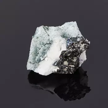 Образец нептунит (2,5-3 см)