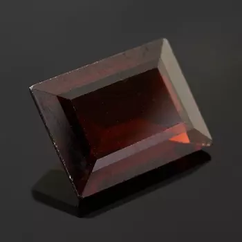 Огранка гранат багет 7*9 мм