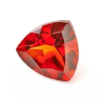 Огранка гранат триллиант 7*7*7 мм