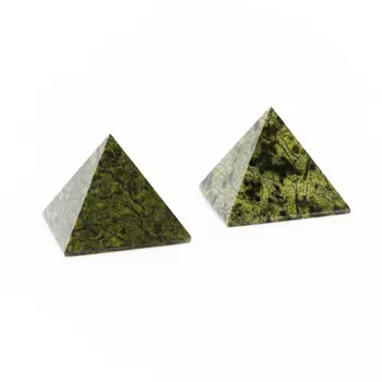 Пирамида змеевик 4,5 см