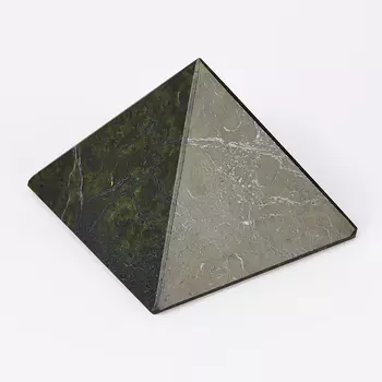 Пирамида змеевик 6 см