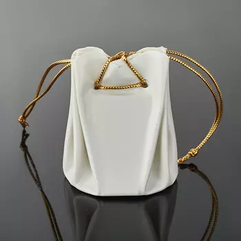 Подарочная упаковка (кожа иск.) универсальная (мешочек объемный) (белый) 65х45х45 мм