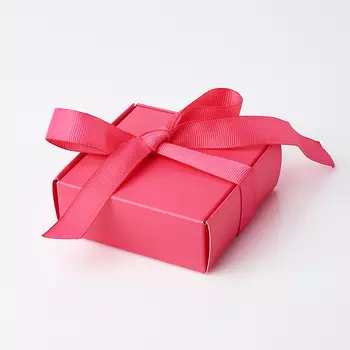 Подарочная упаковка под комплект (кольцо, серьги, кулон) (коробка) (фуксия) 80х80х30 мм