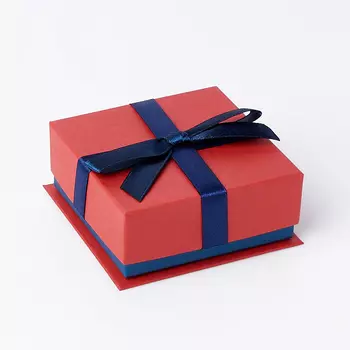 Подарочная упаковка универсальная 85х85х30 мм