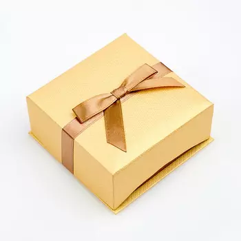 Подарочная упаковка универсальная 95x95x40 мм