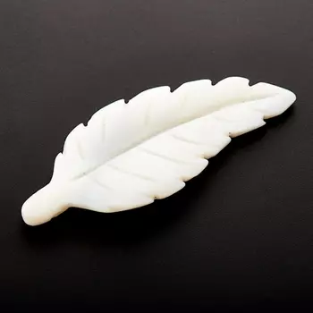 Пуговица перламутр бежевый 4 см