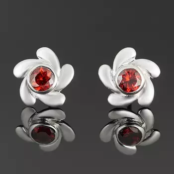Серьги гранат альмандин (серебро 925 пр.) пуссеты огранка