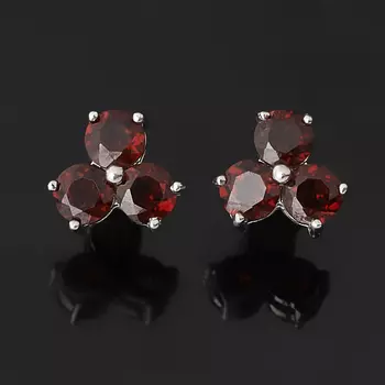 Серьги гранат альмандин (серебро 925 пр. родир. бел.) пуссеты огранка