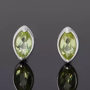 Серьги хризолит (серебро 925 пр. родир. бел.) пуссеты огранка