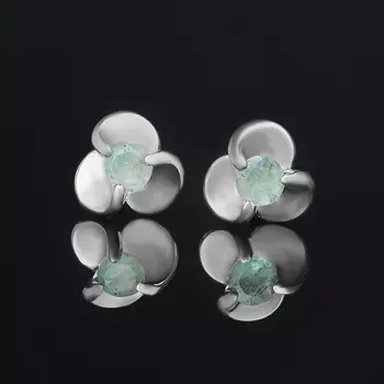 Серьги изумруд (серебро 925 пр. родир. бел.) пуссеты огранка