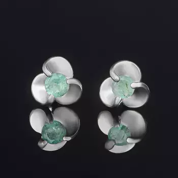 Серьги изумруд (серебро 925 пр. родир. бел.) пуссеты огранка