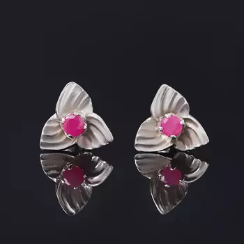Серьги рубин (серебро 925 пр. родир. бел.) пуссеты огранка