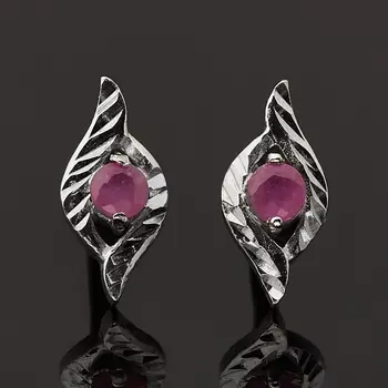 Серьги рубин (серебро 925 пр. родир. бел.) пуссеты огранка