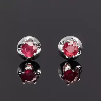 Серьги рубин (серебро 925 пр. родир. бел.) пуссеты огранка