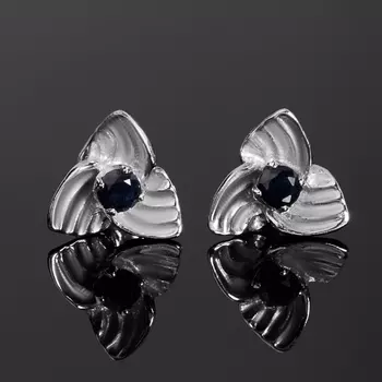 Серьги сапфир черный (серебро 925 пр. родир. бел.) пуссеты огранка