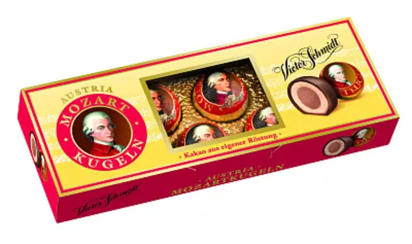 Конфеты шоколадные Моцарткугель с начинкой из марципана и пралине Victor Schmidt