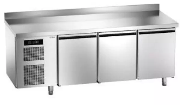 Холодильный стол SAGI