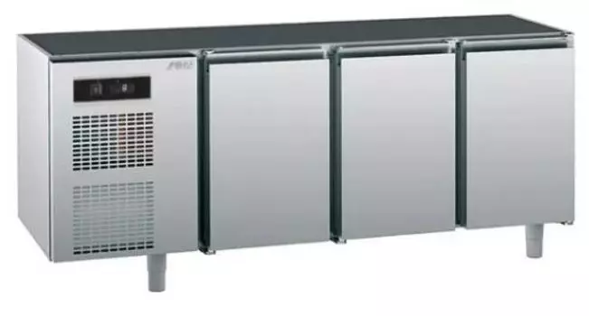 Холодильный стол SAGI